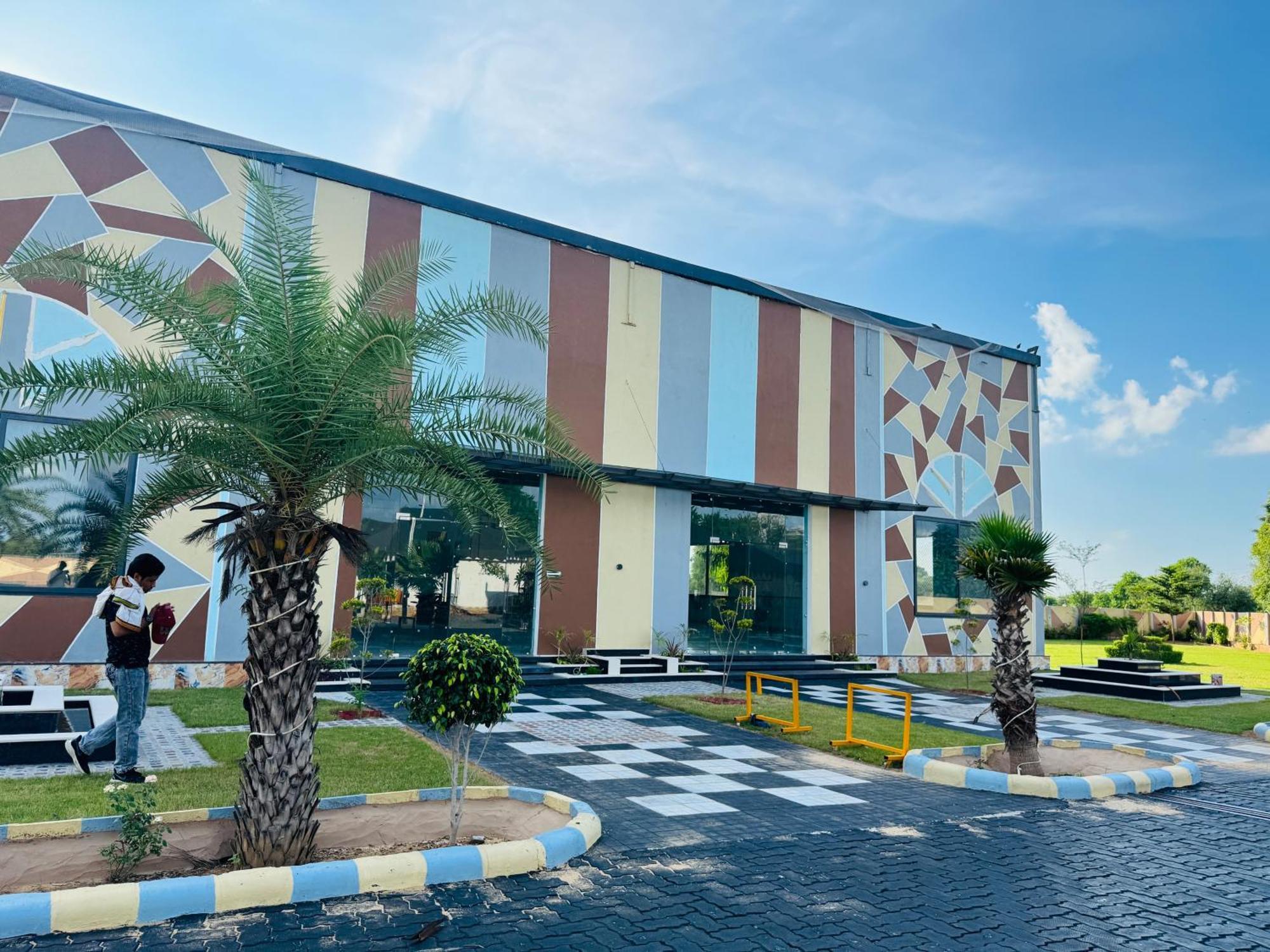 Royal Rajasthan Resort Sikar Exterior foto