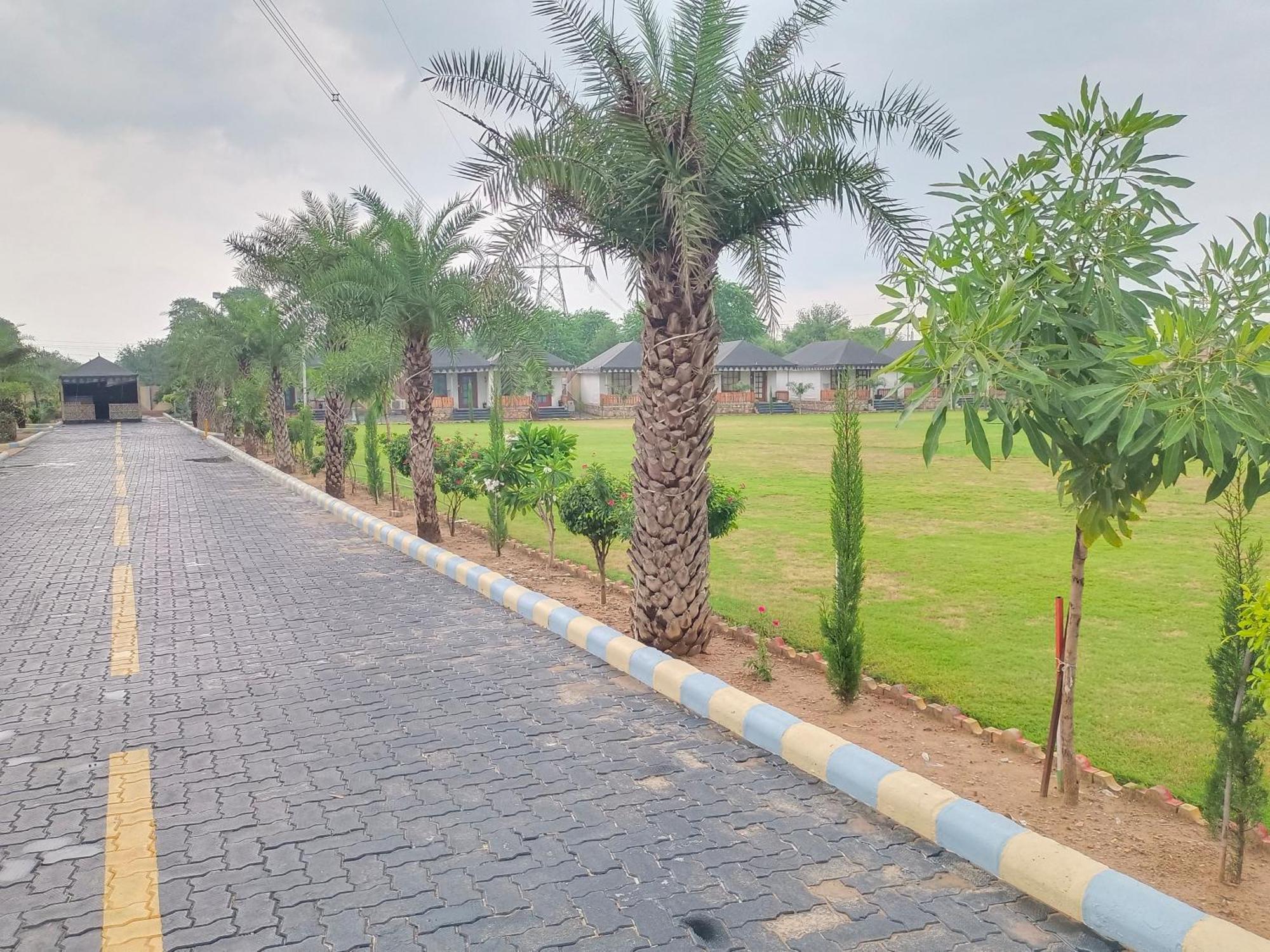 Royal Rajasthan Resort Sikar Exterior foto